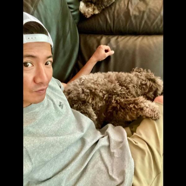 木村拓哉、愛犬との写真で見せた“キメ顔”で大炎上「若者ぶって痛い」