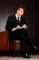 田中圭、主演舞台開幕「陽気な幽霊」..
