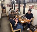 客からスマホで「チップ」 飲食店で導入進む 1カ月で7万円受領も