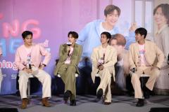 Snow Man向井康二、号泣する共演者に寄り添う タイの会場から歓声飛ぶ【Dating Game～口説いてもいいですか、ボス！？～】