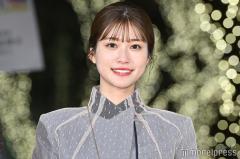 生見愛瑠、膝上ミニスカ＆ノースリーブ私服に熱視線「脚綺麗」「大人っぽい」