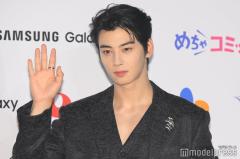 ASTROチャウヌ、逞しい肉体美披露「かっこいい」「筋肉すごい」と反響