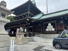 遠石八幡宮本殿の荘厳な佇まいのイメージ画像
