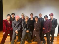 JO1「Time For Peace」で船上パフォーマンス 英語スピーチ・ダンス・トークでステージ彩る