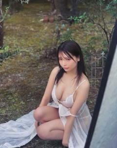 似鳥沙也加、濡れ髪×透ける白衣装で魅せた“無防備な色香”に絶賛の声「天使じゃん」「幻想的で美しい」のイメージ画像