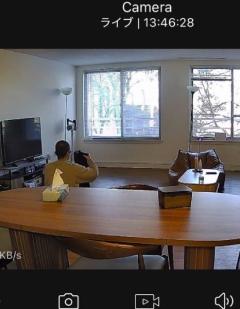 「パパが心配」遠隔カメラで見守られる外科医哀愁漂う背中が話題のイメージ画像