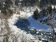 雪の積もる千曲川のイメージ画像