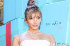 ローラ、美ボディ全開のビキニ姿 “プチ夏休み”満喫ショットに「健康的なスタイルに憧れ」「手脚が長すぎる」と反響のイメージ画像