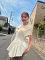 新山千春、透け感トップスから素肌チラリ「美しい」「スタイル抜群」と反響