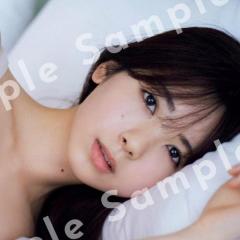 乃木坂46筒井あやめ、“天使のような美しさ”…封入特典ポストカード第4弾はランジェリー姿の添い寝ショットのイメージ画像