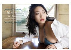 “美腹筋”グラビアアイドル風吹ケイ、初のカレンダー発売…水着から着物・浴衣・私服姿まで披露