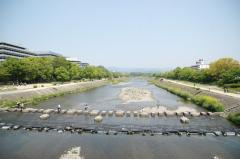 京都・五条通で冠水被害老朽化した水道管が破裂か周辺に大きな影響