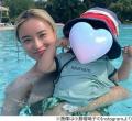 “金髪水着姿”小島瑠璃子「日々元気に過ごしています！」、今年2月に夫が急逝
