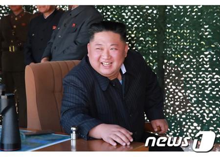 北朝鮮メディア､金正恩氏の「火力打撃訓練」立ち合いを報道