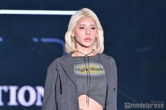とうあ、ベアトップから美デコルテ＆美ウエスト見せ「海外雑誌みたい」「美しすぎる」と反響
