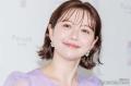 村重杏奈、大胆背中空き衣装でヘルシ..