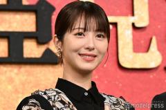 浜辺美波、大河ドラマ初出演決定 オファー受けた“理由”と意気込み明かす「最後まで責任感を持って」【豊臣兄弟！】