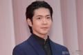 松下洸平、結婚後初の公の場 報道陣からの問いかけに笑顔