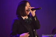 BEYOOOOONDS一岡伶奈、体調不良で年内公演欠席を発表＜全文＞