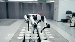 テンセントが新型四足歩行ロボットを発表、柱からの前方宙返りも可能―中国のイメージ画像