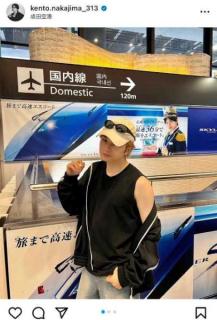 ”ぎゃんかっこいい”中島健人、「Love,Skyliner」自身のポスターとのショット公開し金髪ヘアーに絶賛の声のイメージ画像