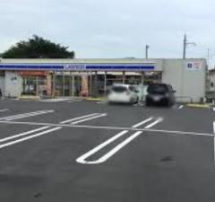 ローソン駐車場で車中泊？コンビニの新サービスの実力と課題を考える