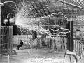 天才ニコラ・テスラは時空を超えていた！？ 1895年に起きた“失われたタイムトラベル実験”