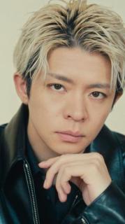 Number_i岸優太「Numero TOKYO」カバー初登場 “日常と非日常”にクローズアップ