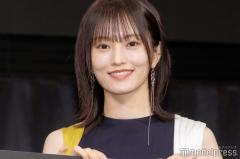 山本彩、オフショル私服で美デコルテ披露「透明感すごい」「黒が似合う」の声