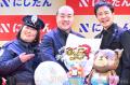 郷ひろみら、にしたん社長へバースデ..