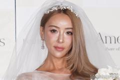 GENKING.、美くびれ披露のチューブトップ姿 “100回近く”訪れるハワイでの写真公開