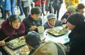 四川省筠連県の土砂崩れ被災地、食料..