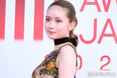 畑芽育、ノースリーブドレスで美肌輝く 中島健人と「MAJ2026」アンバサダー務める【MAJ2026】のイメージ画像