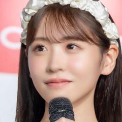 FRUITS ZIPPER櫻井優衣、アンニュイな表情と眩しい美肌が最高過ぎる「カワイくて癒やされます」「儚げな感じで良き」「目のやり場に困る…」のイメージ画像