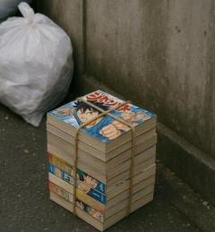 日本の路上に捨ててある漫画は持って帰っていいの？中国SNSで反響