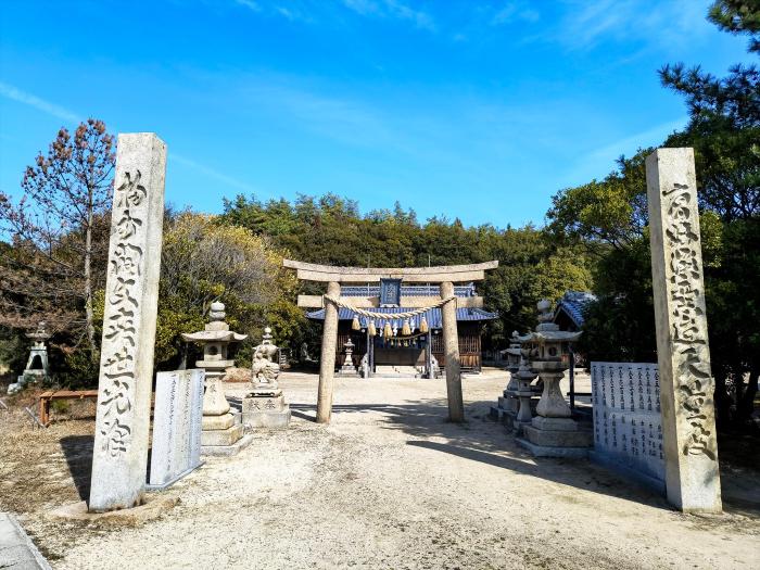 高浜八幡神社の鳥居と社殿のイメージ画像