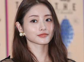 石原さとみ「わいせつ画像」騒動は過去のスク水と別人裸体