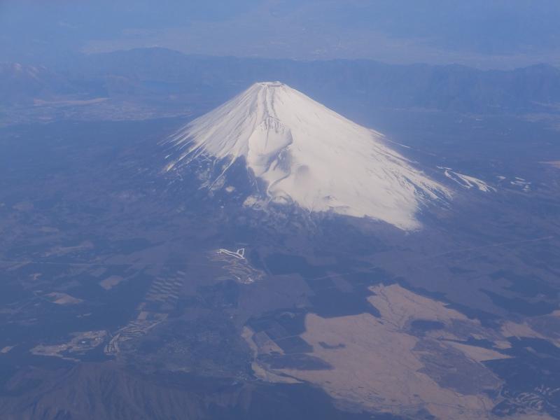 飛行機からの富士山のイメージ画像