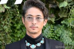 PINKY、夫・窪塚洋介と長女のキスショット公開 家族旅行満喫の様子に「かっこいいパパ」「溺愛ぶりすごい」と反響のイメージ画像