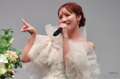 三上悠亜、涙でAV女優引退 Rちゃんら豪華ゲスト登場でソロステージも披露