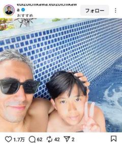 市川海老蔵、勸玄くんの成長感じるツーショット“パパに負けずイケメンだね”と話題のイメージ画像