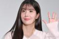 IZ*ONE出身クォン・ウンビ、美ウエスト＆美脚際立つミニ丈コーデに反響「神スタイル」「何頭身？」