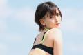 朝比奈祐未、青空に映えるプルんと「..