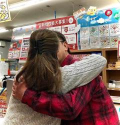 京都・滋賀の精肉店やまむらやで「夫婦チュー割」3年ぶり開催 王子様抱っこ＆唇にキスでステーキ肉が90％オフ
