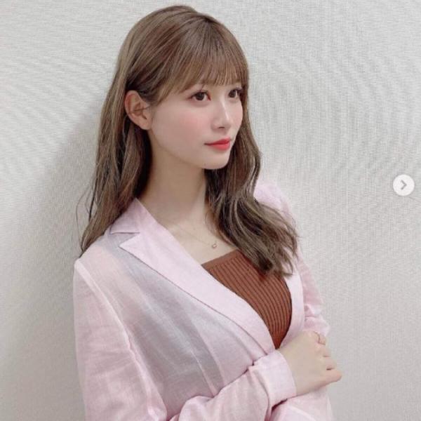 生見愛瑠、ゆるふわ巻き髪ショットに絶賛の声「かわいすぎてやばい」
