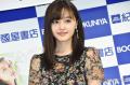 久住小春、ベアトップで美デコルテ大..