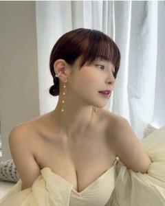 岸明日香、白のドレス姿を披露しファンの視線を釘付けに｢天使かと思った｣｢まるで女神や｣
