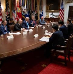 関税交渉で韓国交渉団と面会したトランプ大統領の第一声「金正恩は元気か」