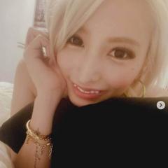 加藤紗里、つけ八重歯を装着するも批判殺到「八重歯で悩んでる方に失礼」