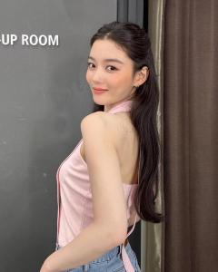 「マイ・デーモン」キム・ユジョン、素肌輝く“着るスカーフ”姿に絶賛の声「美しすぎ」「魅力全開」